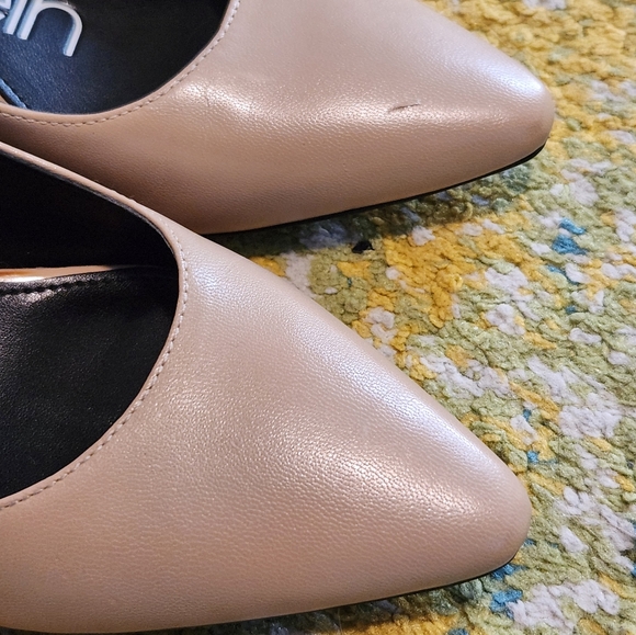 Calvin Klein Pump - Picture 5 of 5